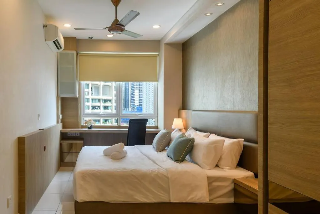 2R2B/Cosy House/1~8Pax/Gurney/Mansion One Apartment George Town 0*,  Malaysia